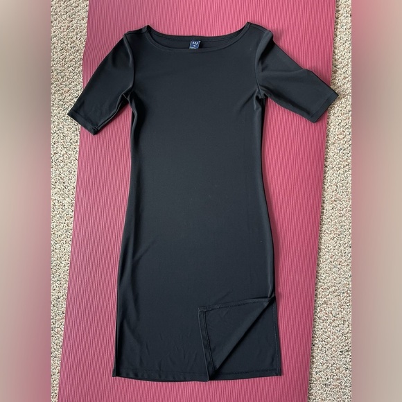 GAP Little Black Dress Size XS Classic Boat Neck Side Slit - Picture 2 of 7